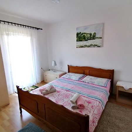 Apartman Canaki Splitska Buitenkant foto