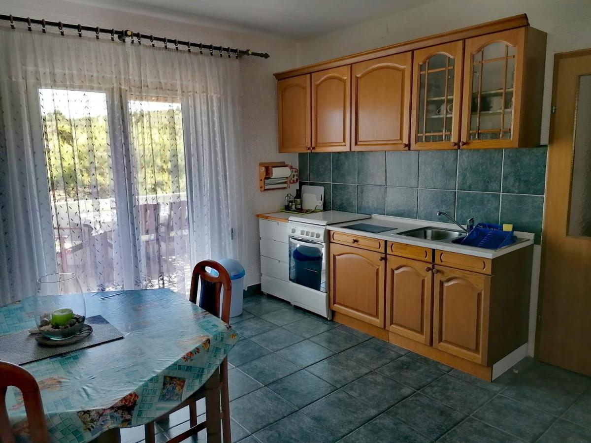 Apartman Canaki Splitska Buitenkant foto